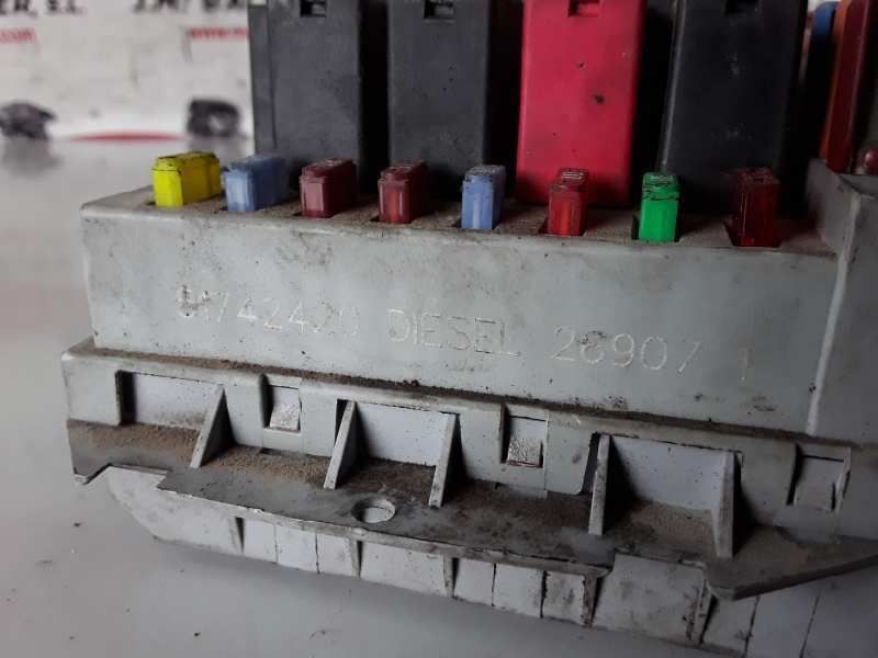 Recambio de caja reles / fusibles para alfa romeo 147 (190) 937a5000 referencia OEM IAM 51742420  