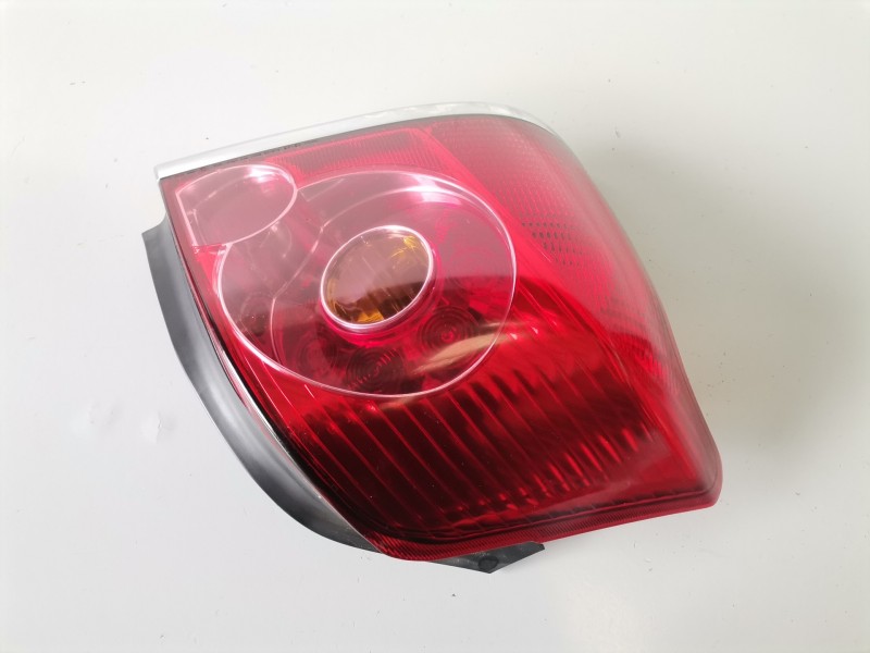 Recambio de piloto trasero izquierdo para toyota avensis berlina (t25) 1zzfe referencia OEM IAM   