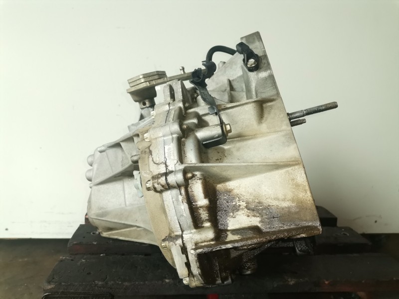 Recambio de caja cambios para dacia duster i k9k896 referencia OEM IAM TL4B043  