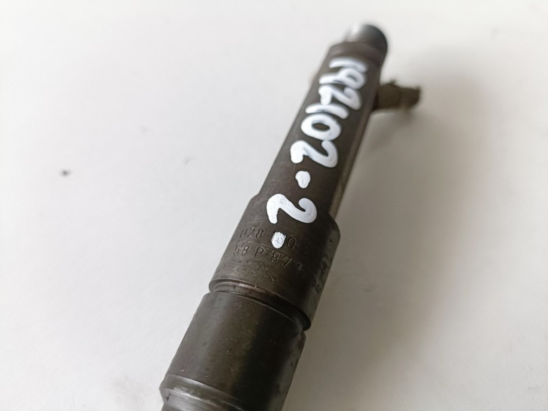 Recambio de inyector para audi a4 berlina (b5) 1z referencia OEM IAM 028130201G  