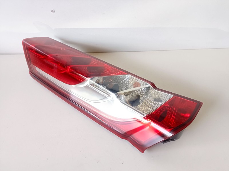 Recambio de piloto trasero izquierdo para iveco daily furgon f1agl411g referencia OEM IAM   