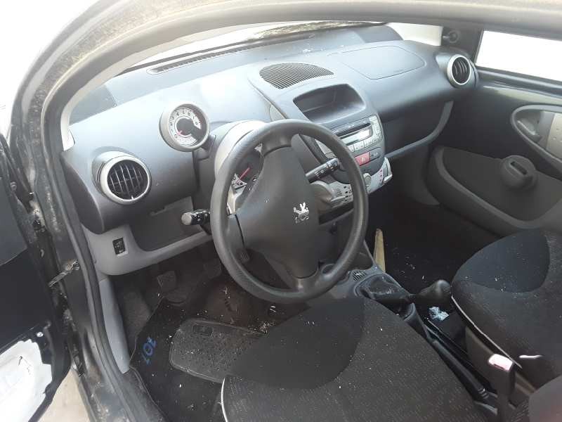 peugeot 107 del año 2009