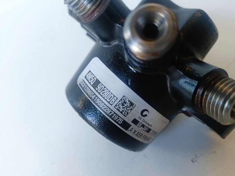 Recambio de rampa inyectora para ford s-max (ca1) qywa referencia OEM IAM 4M5Q9D280DB  