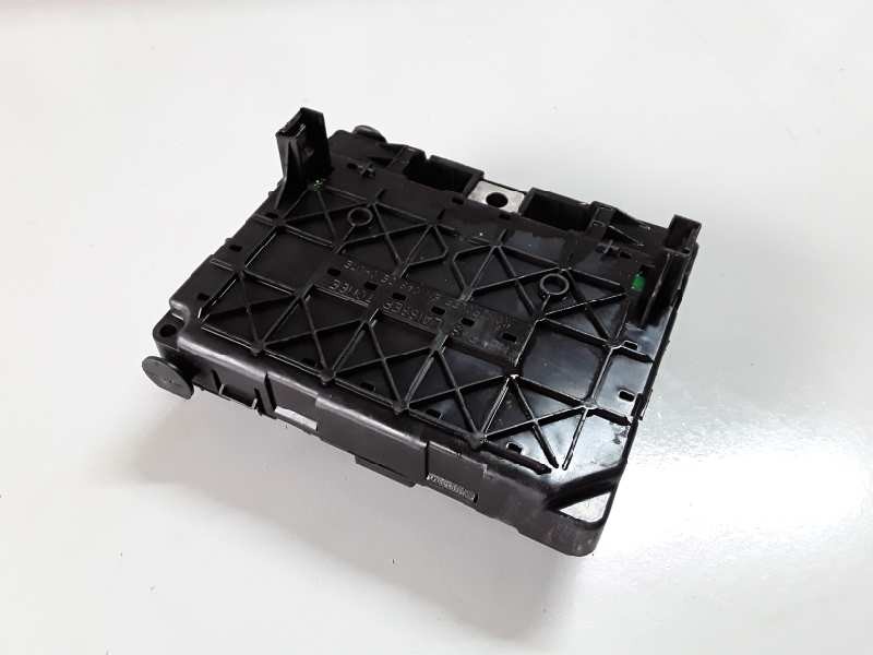 Recambio de caja reles / fusibles para citroen c3 8hx referencia OEM IAM 964349878000/BSMB4  