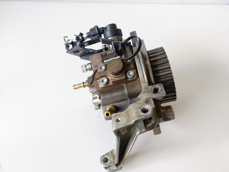 Recambio de bomba inyeccion para citroen c3 picasso 9hx referencia OEM IAM 0445010102  