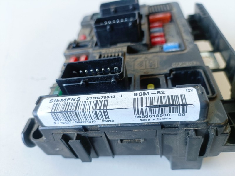 Recambio de caja reles / fusibles para citroen berlingo 9hw referencia OEM IAM 965061858000  
