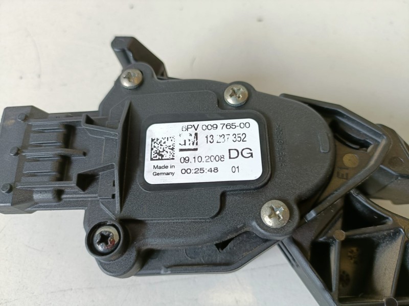 Recambio de potenciometro pedal para opel insignia berlina a20dth referencia OEM IAM 13237352  
