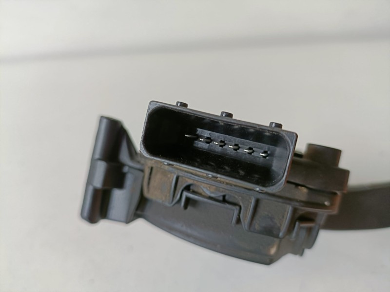 Recambio de potenciometro pedal para opel insignia berlina a20dth referencia OEM IAM 13237352  