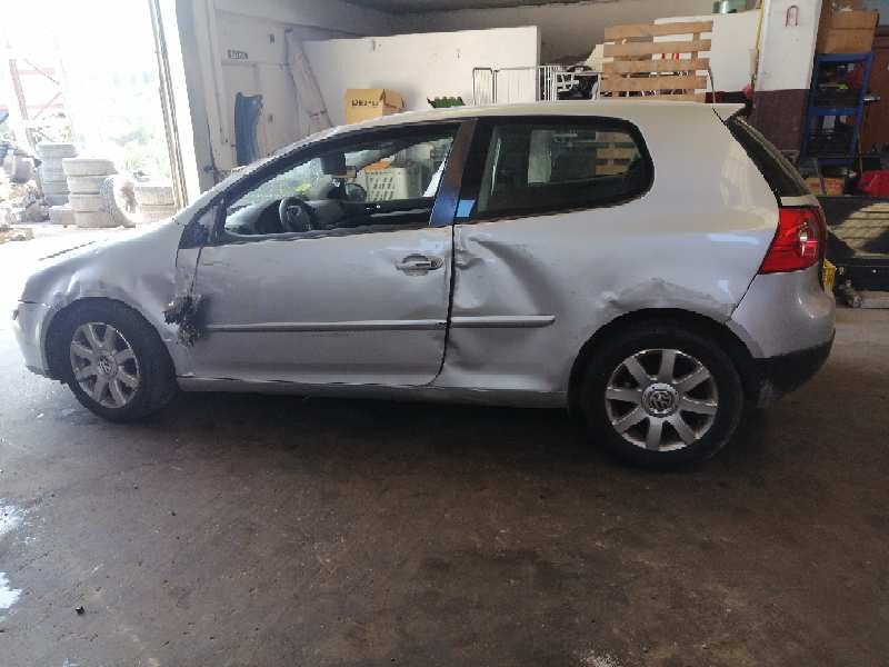 volkswagen golf v (1k1)(10.2003) del año 2004
