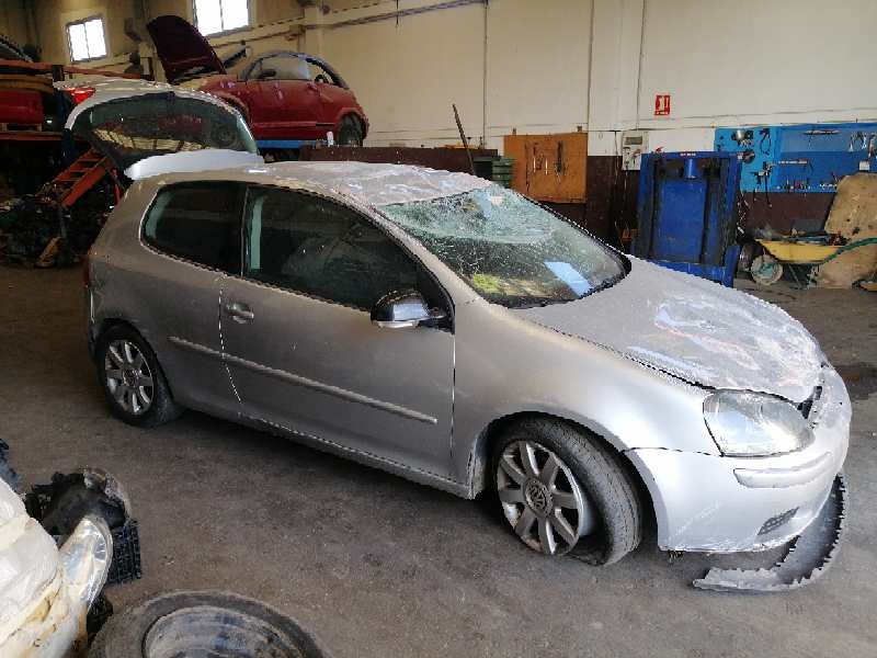 volkswagen golf v (1k1)(10.2003) del año 2004