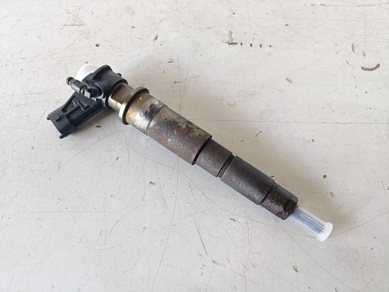 Recambio de inyector para nissan x-trail (t31) m9r832 referencia OEM IAM 0445115084  