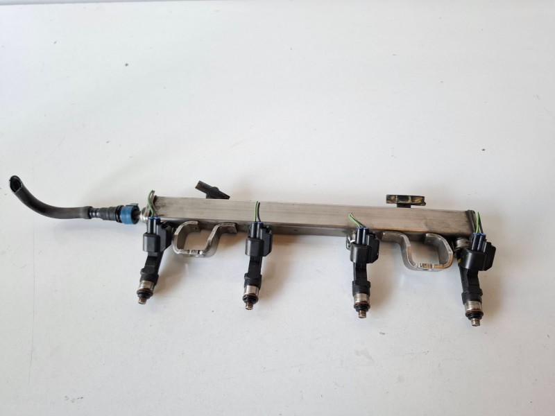 Recambio de rampa inyectora para mazda 6 berlina (gg) l3 referencia OEM IAM 6M8G9D280AA  