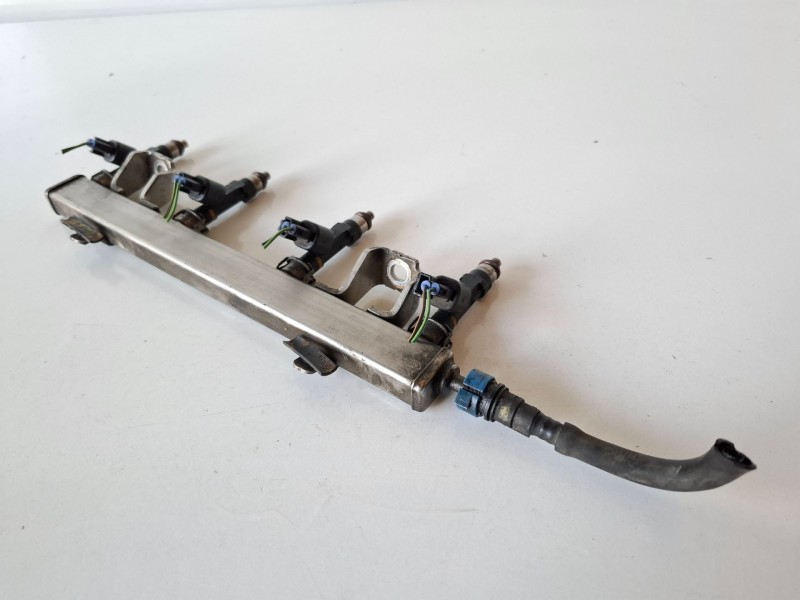 Recambio de rampa inyectora para mazda 6 berlina (gg) l3 referencia OEM IAM 6M8G9D280AA  