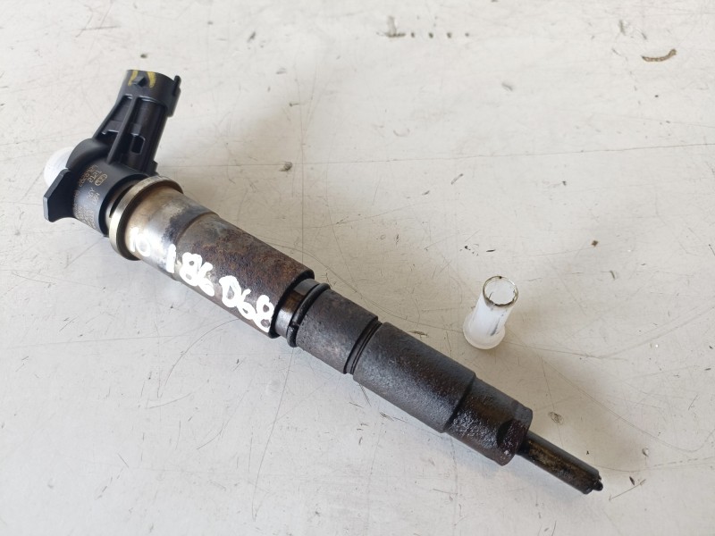 Recambio de inyector para nissan x-trail (t31) m9r832 referencia OEM IAM 0445115084  