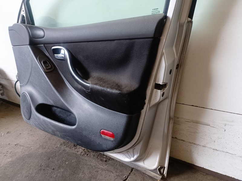 Recambio de puerta delantera derecha para seat leon (1m1) azd referencia OEM IAM   