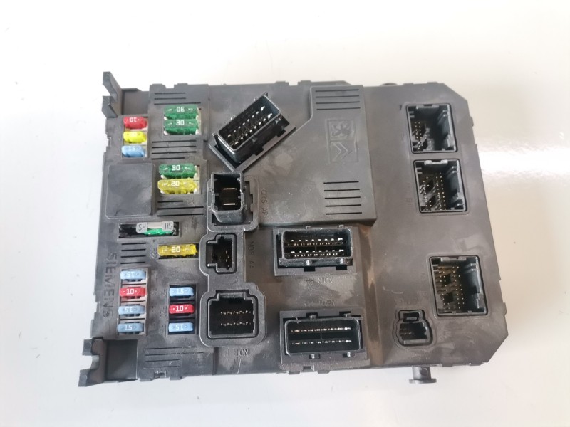 Recambio de caja reles / fusibles para peugeot 407 sw rfj referencia OEM IAM 9655708580  
