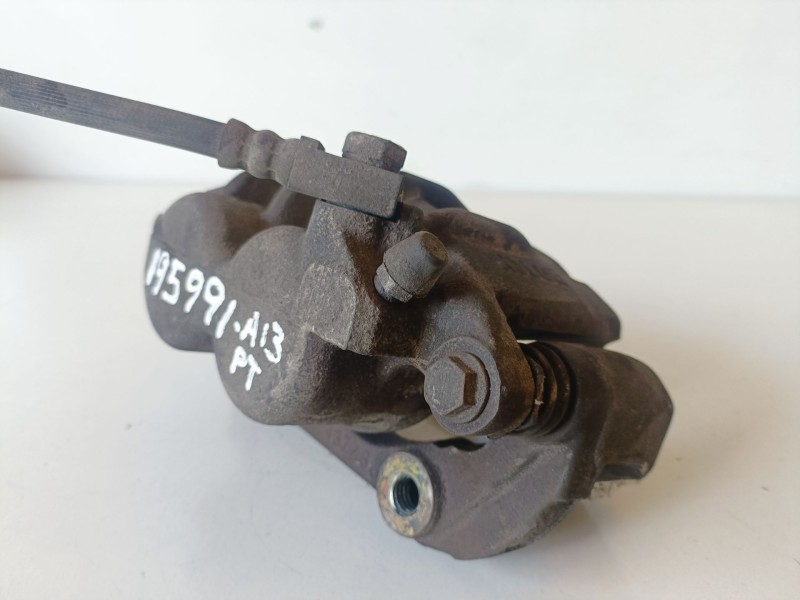 Recambio de pinza de freno delantera derecha para ford kuga (cbv) g6dg referencia OEM IAM 0152B118  