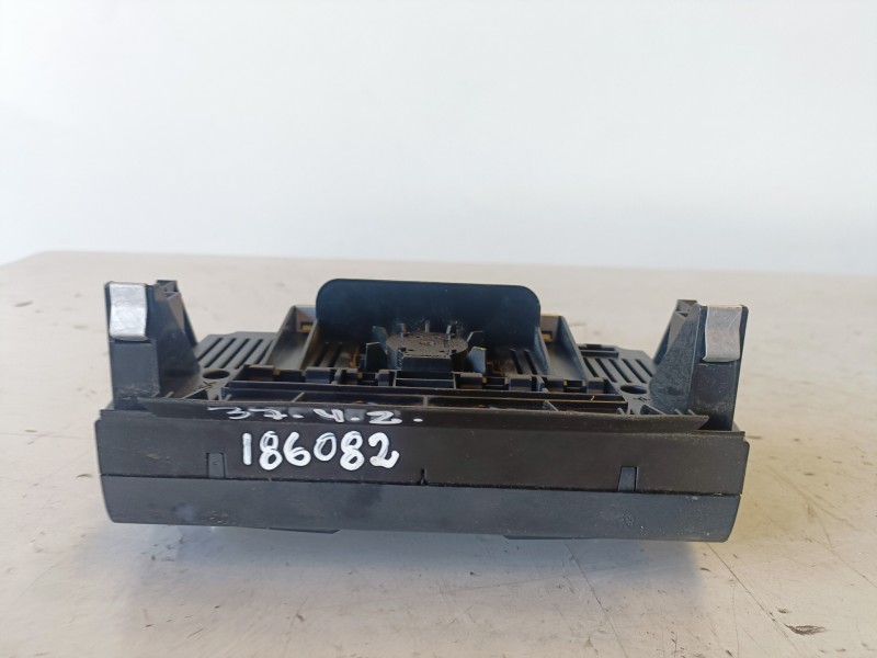 Recambio de mando climatizador para audi a3 (8p1) cayc referencia OEM IAM 8P0820043BM  