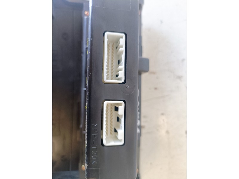 Recambio de mando climatizador para toyota corolla verso (r1) 1cdftv referencia OEM IAM 559000F030  