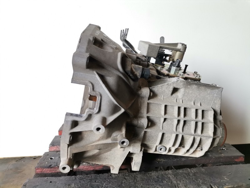 Recambio de caja cambios para ford focus berlina (cap) aoda referencia OEM IAM 4M5R7002VA  