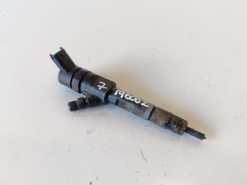 Recambio de inyector para renault scenic iii (jz) f9q872 referencia OEM IAM 0445110328  