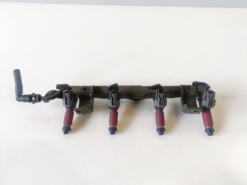 Recambio de rampa inyectora para mazda 3 berlina (bk) z6 referencia OEM IAM   