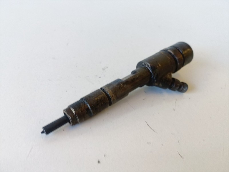 Recambio de inyector para renault scenic iii (jz) f9q872 referencia OEM IAM 0445110328  