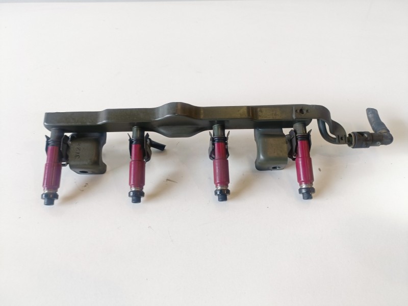 Recambio de rampa inyectora para mazda 3 berlina (bk) z6 referencia OEM IAM   