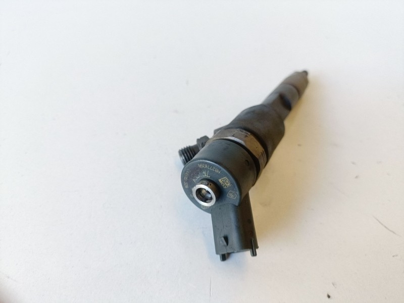 Recambio de inyector para renault scenic iii (jz) f9q872 referencia OEM IAM 0445110328  