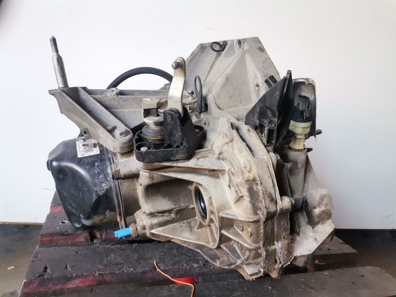 Recambio de caja cambios para dacia sandero k9k796 referencia OEM IAM JR5166  