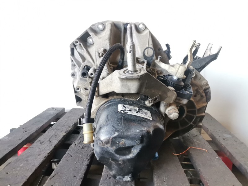Recambio de caja cambios para dacia sandero k9k796 referencia OEM IAM JR5166  