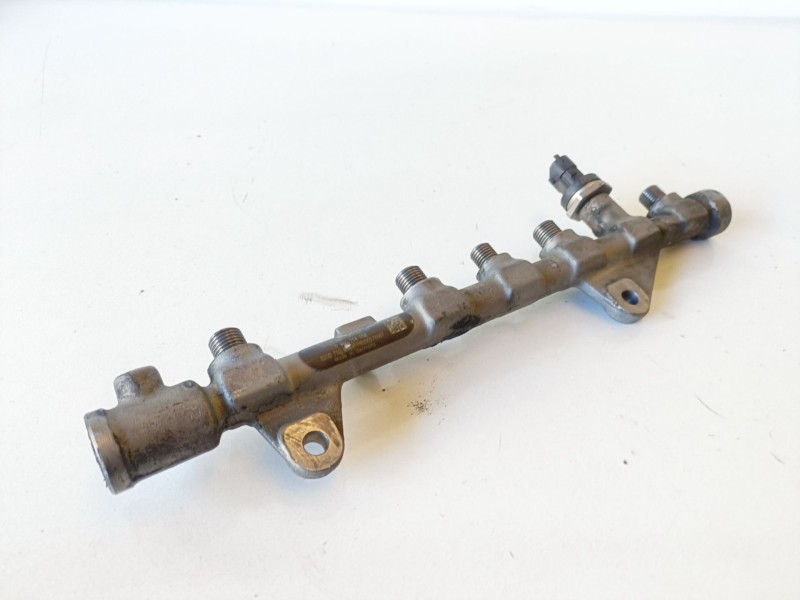 Recambio de rampa inyectora para renault scenic iii (jz) f9q872 referencia OEM IAM 0445214158  