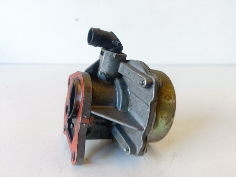 Recambio de depresor freno / bomba vacio para renault scenic iii (jz) f9q872 referencia OEM IAM 8200881701  