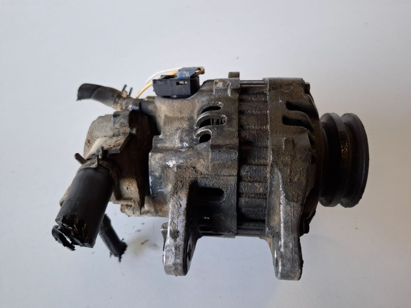 Recambio de alternador para mitsubishi montero (v60/v70) 4d56 referencia OEM IAM A2T82899A  