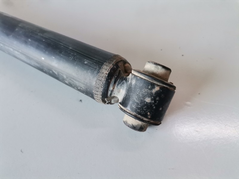 Recambio de amortiguador trasero izquierdo para mazda 3 berlina (bk) y6 referencia OEM IAM 3M5118159AD  