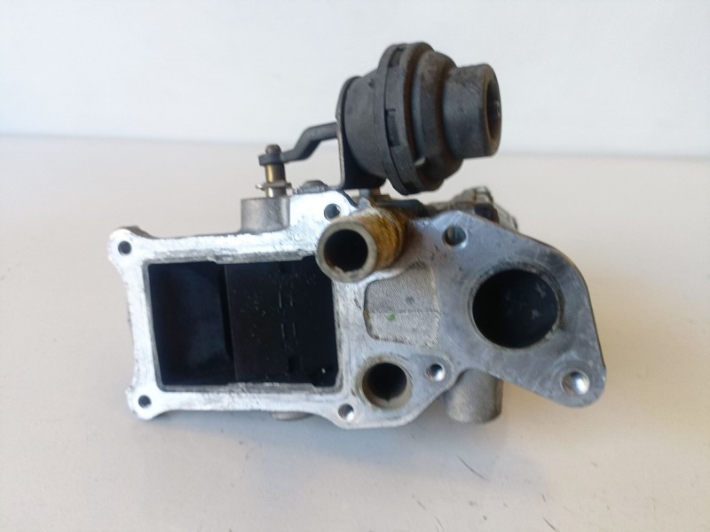 Recambio de valvula egr para renault scenic iii (jz) f9q872 referencia OEM IAM 8201027384  