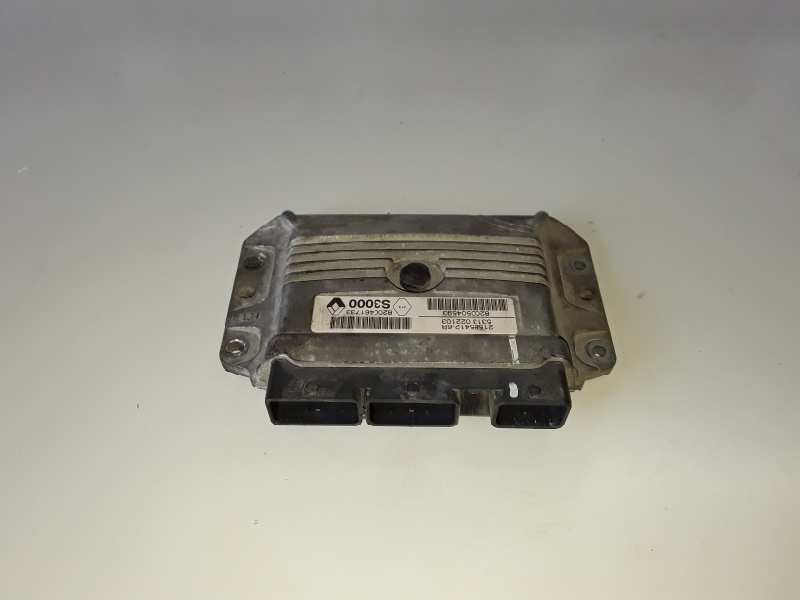 Recambio de centralita motor uce para renault clio iii k4j780 referencia OEM IAM 8200461733  