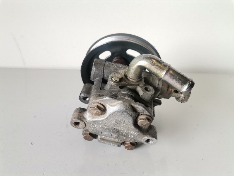 Recambio de bomba direccion para volkswagen passat berlina (3b2) ajm referencia OEM IAM 8D0145177Q  