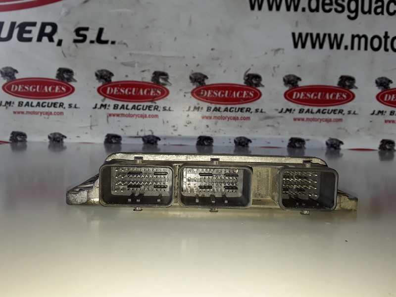 Recambio de centralita motor uce para renault clio iii k4j780 referencia OEM IAM 8200461733  