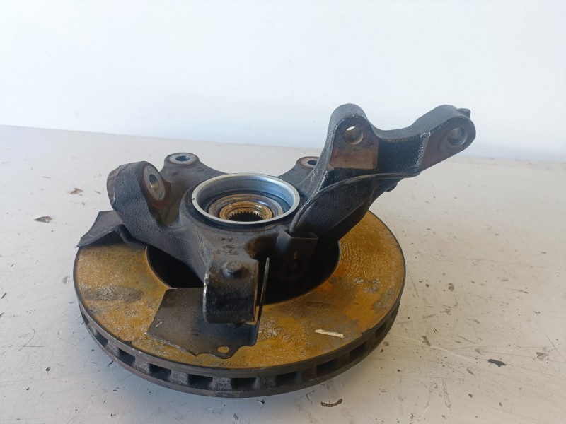 Recambio de mangueta delantera derecha para mercedes-benz vito tourer (447) r9n402 referencia OEM IAM A4473320301  