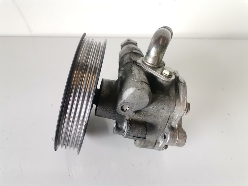 Recambio de bomba direccion para volkswagen passat berlina (3b2) ajm referencia OEM IAM 8D0145177Q  