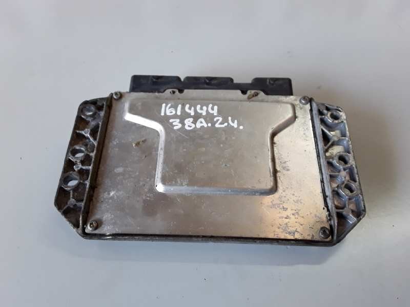 Recambio de centralita motor uce para renault clio iii k4j780 referencia OEM IAM 8200461733  