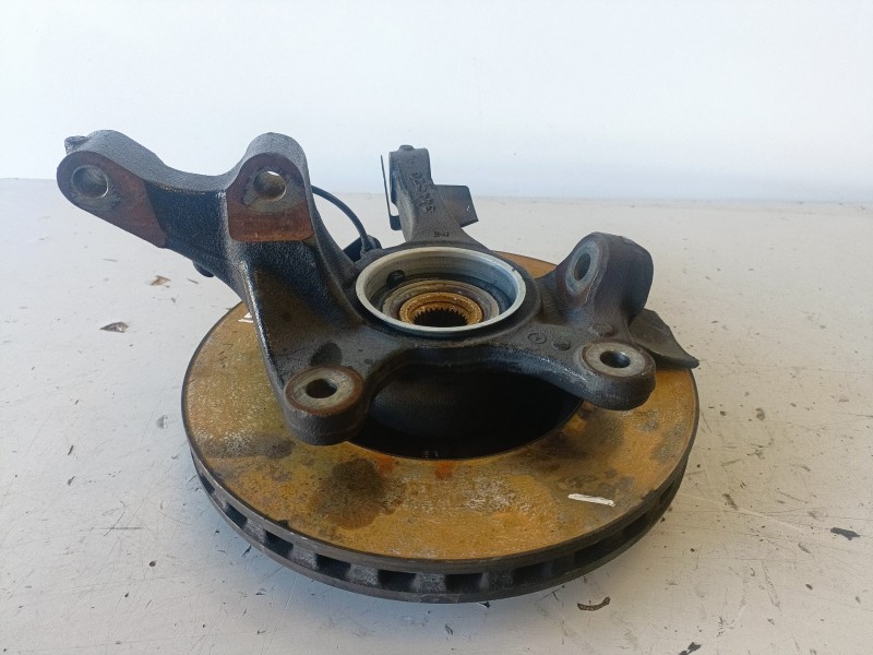 Recambio de mangueta delantera derecha para mercedes-benz vito tourer (447) r9n402 referencia OEM IAM A4473320301  