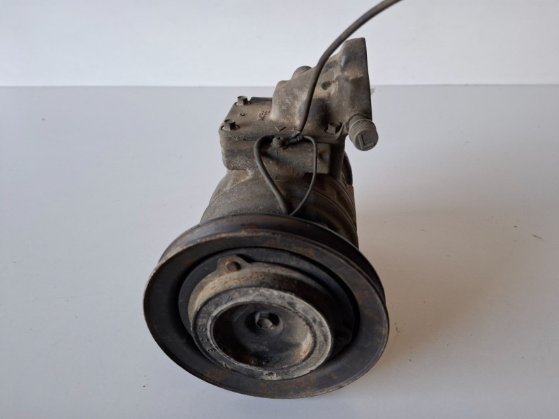 Recambio de compresor aire acondicionado para mitsubishi montero (v60/v70) 4m41 referencia OEM IAM 4472000526  