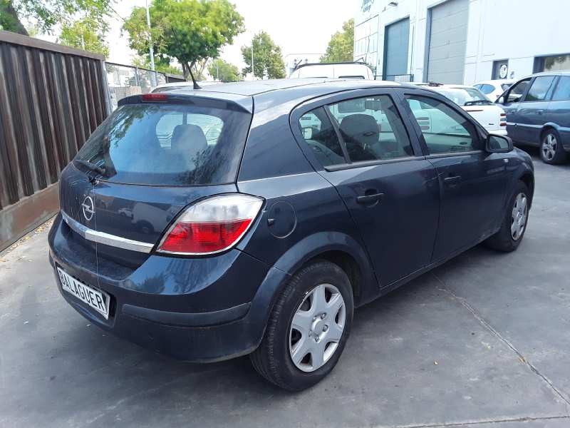 opel astra h berlina del año 2006