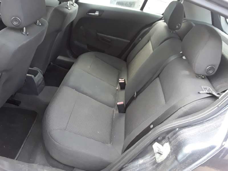 opel astra h berlina del año 2006