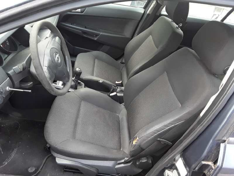 opel astra h berlina del año 2006