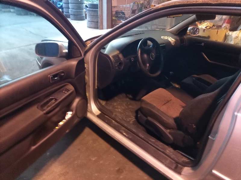 volkswagen golf iv berlina (1j1)(10.1997) del año 2002