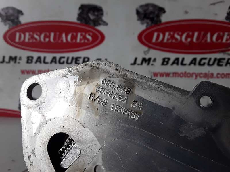 Recambio de enfriador aceite motor para opel insignia berlina a20dtj referencia OEM IAM 6534234  