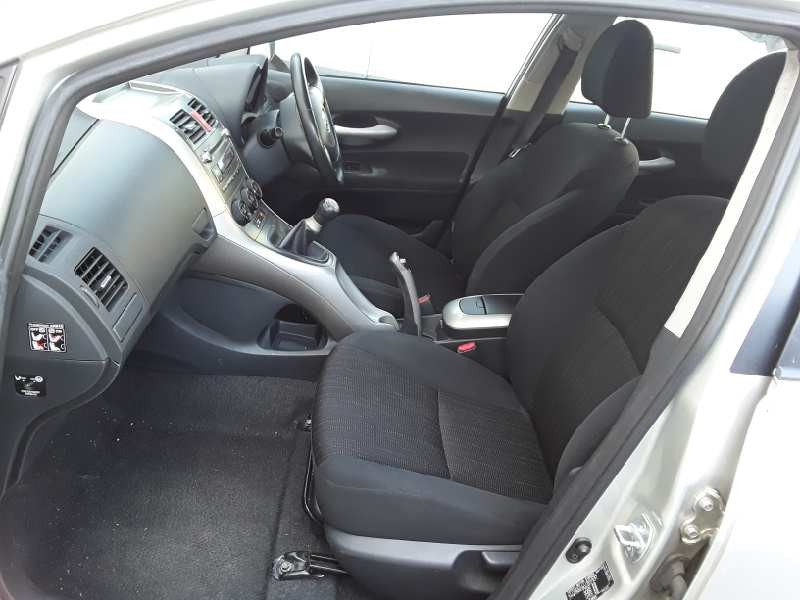toyota auris (e15) del año 2007